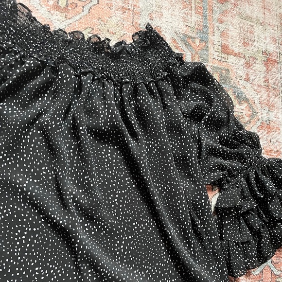 Express Off The Shoulder Top - Picture 2 of 2